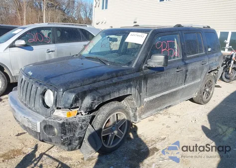 2009 Jeep Patriot Limited z USA, uszkodzony, nr VIN 1J4FF48B89D107593